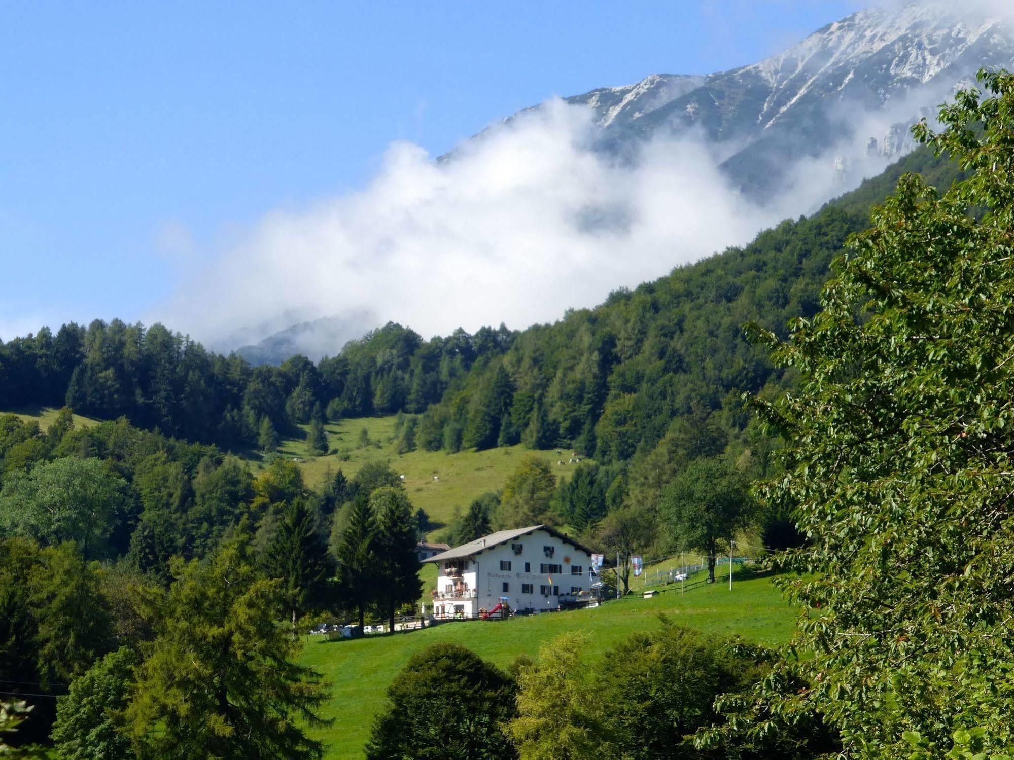 Hotel Rifugio Monte Baldo Avio Zewnętrze zdjęcie